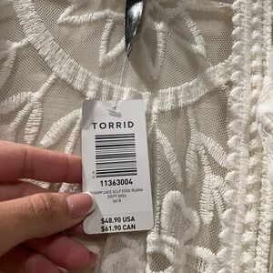 Torrid Cream Lace Ruana with Scallop Detail